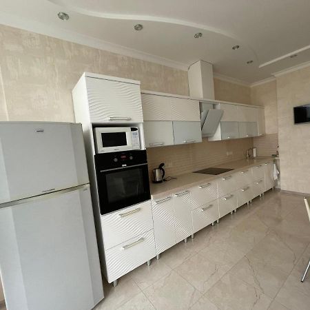 Sea View Kadorr Suite Odessa Exteriör bild
